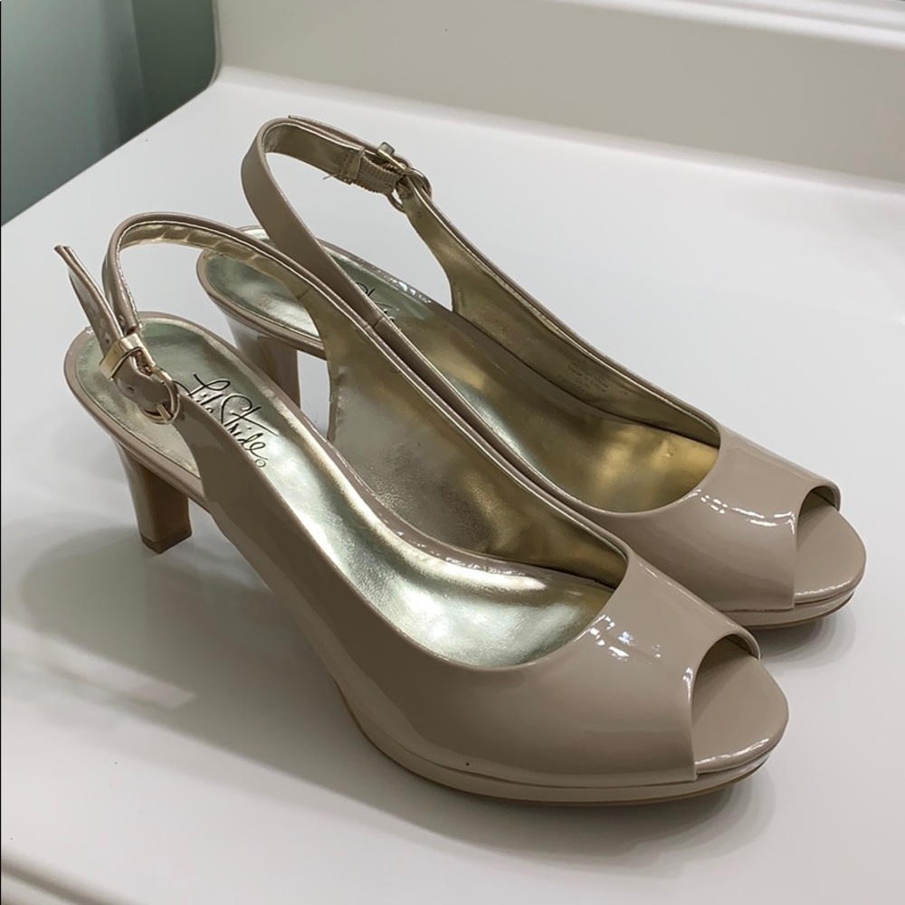 Nude / taupe heels